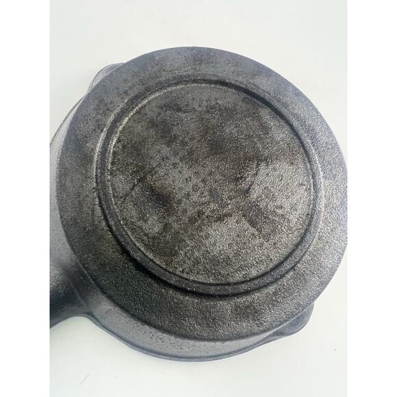 Vintage Cast Iron Small 6 1/2 inch Skillet Black Kitchen Cooking - Picture 6 of 6